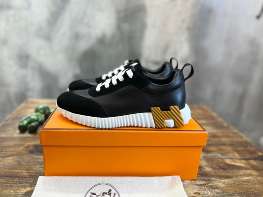 HERM Sneakers
