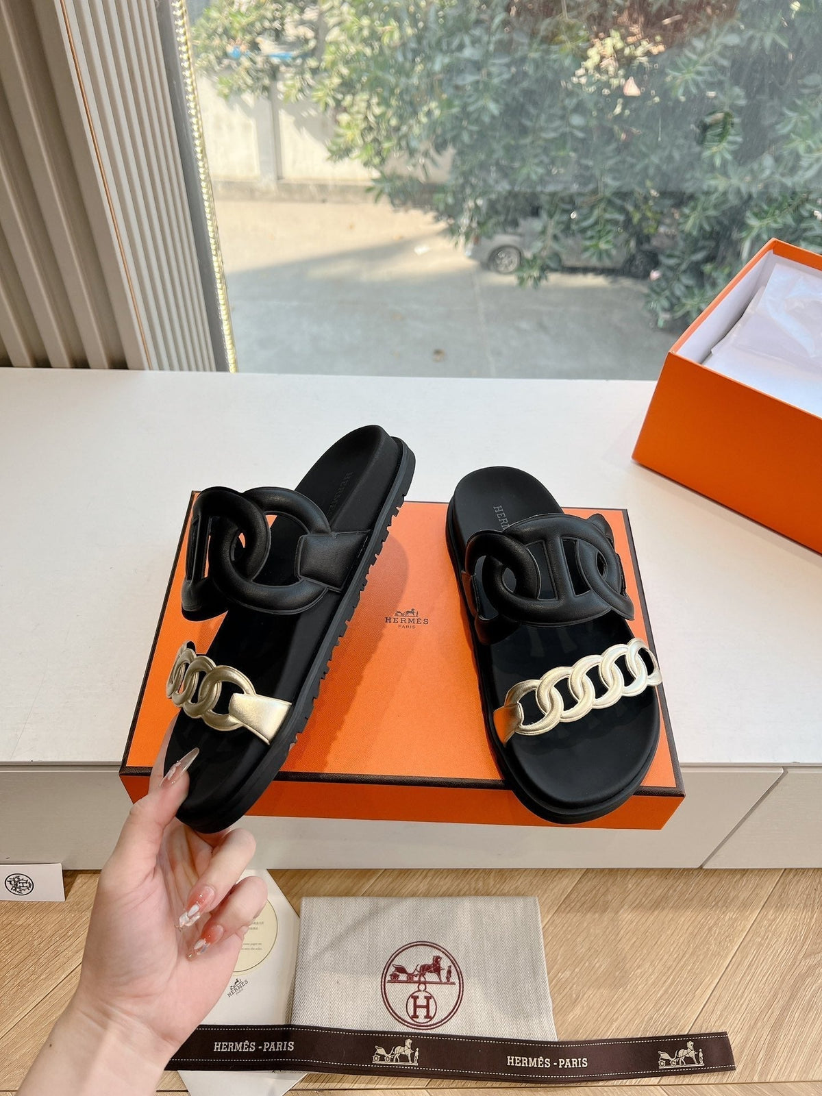 EXTRA SANDAL IN BLACK MIX SILVER CALFSKIN