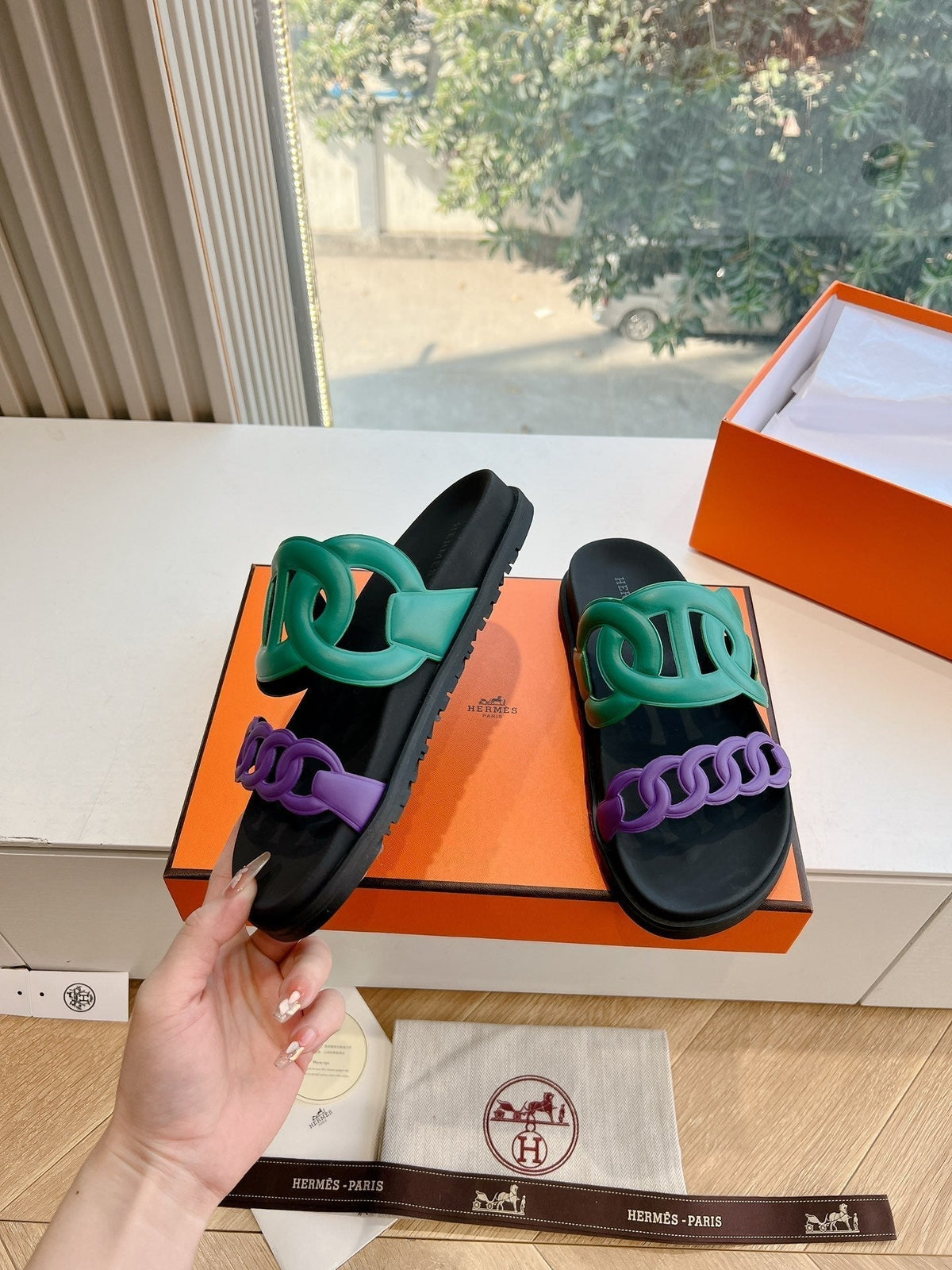 EXTRA SANDAL IN MEDIUM GREEN MIX VIOLET PURPLE CALFSKIN