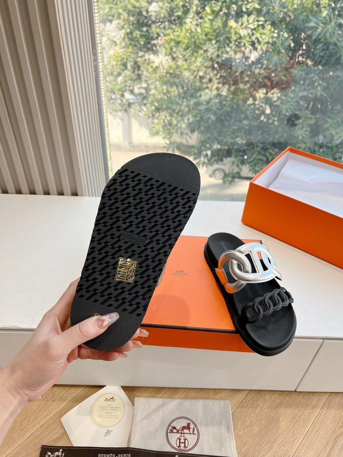 EXTRA SANDAL IN SILVER MIX BLACK CALFSKIN